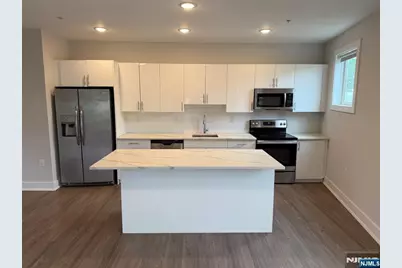 1685 Bergen Boulevard 414 #414, Fort Lee, NJ 07024 - Photo 3