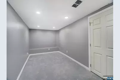 271 Washington Street, Orange, NJ 07050 - Photo 27