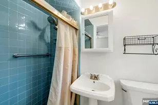 98 Vassar Dr, Paramus, NJ 07652 - Photo 19
