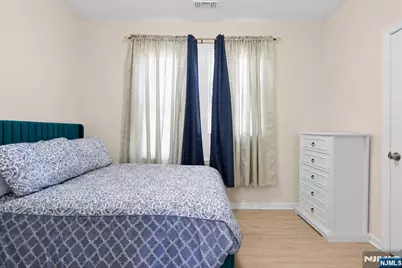 72 Seymour Avenue 3rd Floor #3rd Floor, Newark, NJ 07108 - Photo 9