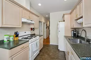 70 Llewellyn Ave, Bloomfield, NJ 07003 - Photo 9
