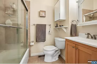 70 Llewellyn Avenue, Bloomfield, NJ 07003 - Photo 11