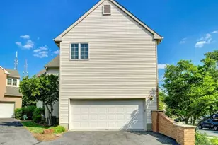 1044 Smith Manor Blvd 23, West Orange Township, NJ 07052 - Photo 3