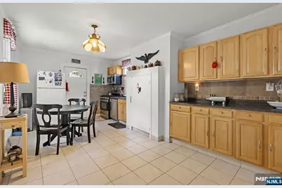18 Lincoln Place, East Rutherford, NJ 07073 - Photo 3