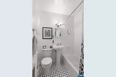 18 Lincoln Place, East Rutherford, NJ 07073 - Photo 5