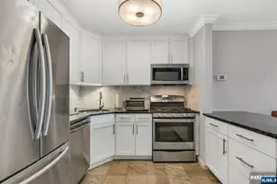 2000 Linwood Ave 15P, Fort Lee, NJ 07024 - Photo 3