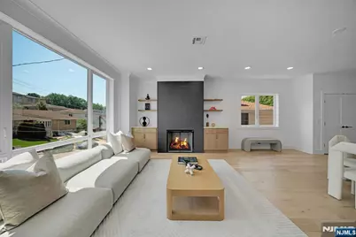 519 E 4th Street B #B, Palisades Park, NJ 07650 - Photo 5