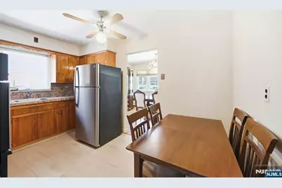 458 Stillwell Avenue, Fort Lee, NJ 07024 - Photo 15