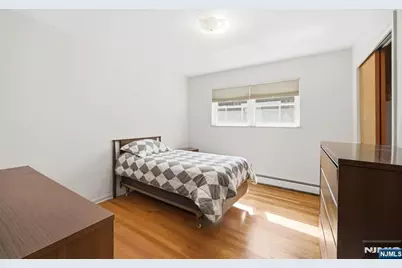 458 Stillwell Avenue, Fort Lee, NJ 07024 - Photo 23