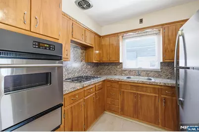 458 Stillwell Avenue, Fort Lee, NJ 07024 - Photo 17