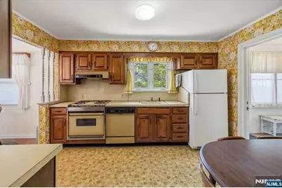 252 Saint Nicholas Avenue, Hillsdale, NJ 07642 - Photo 7