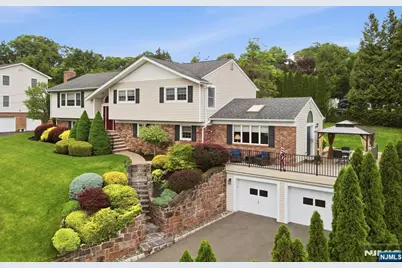 17 Kiowa Terrace, Oakland, NJ 07436 - Photo 1