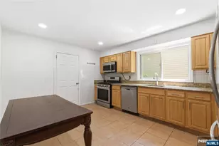 34 Rowland Ave, Hackensack, NJ 07601 - Photo 7