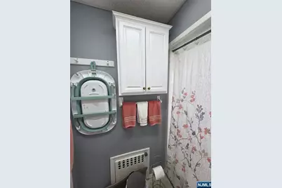 327 7th Street 2nd Floor #2nd floor, Carlstadt, NJ 07072 - Photo 17