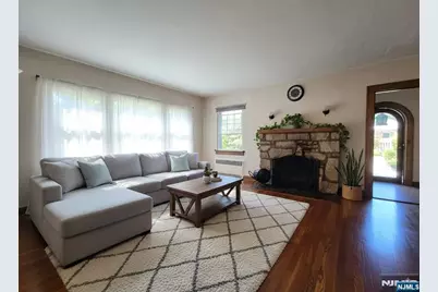 304 Henry Street, Hasbrouck Heights, NJ 07604 - Photo 7
