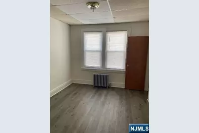 98-100 Windsor Street 2R #2R, Kearny, NJ 07032 - Photo 3
