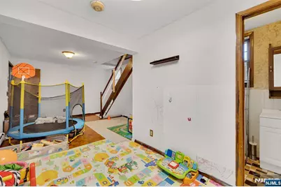 31 Marginal Road, Rutherford, NJ 07070 - Photo 19