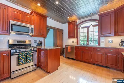 66 Hillside Avenue, Midland Park, NJ 07432 - Photo 3