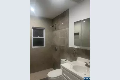 152 William Avenue 1st Floor #1st floor, Hasbrouck Heights, NJ 07604 - Photo 5