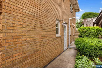1042 Harvard Place, Fort Lee, NJ 07024 - Photo 11