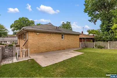 1042 Harvard Place, Fort Lee, NJ 07024 - Photo 19