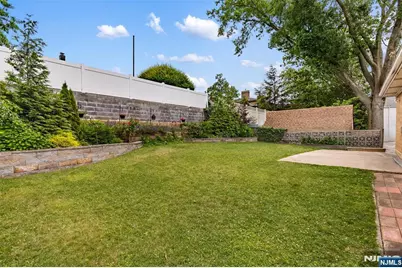 1042 Harvard Place, Fort Lee, NJ 07024 - Photo 17