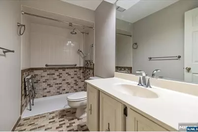 71 Fromm Court, Mahwah, NJ 07430 - Photo 9