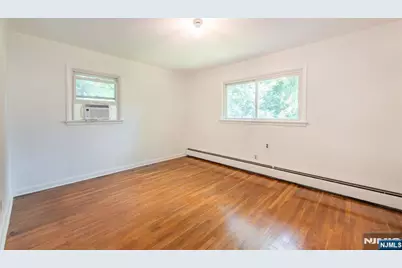 107 Highland Avenue, Bergenfield, NJ 07621 - Photo 23
