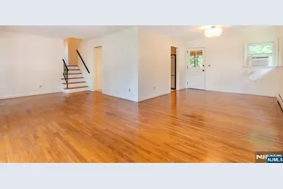 107 Highland Avenue, Bergenfield, NJ 07621 - Photo 9