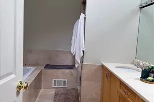 730 Floyd St, Englewood Cliffs, NJ 07632 - Photo 27