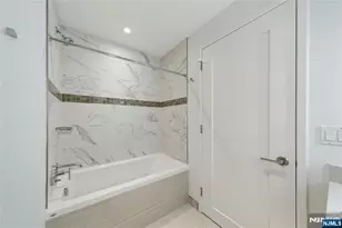 800 Ave At Port Imperial 1004, Weehawken, NJ 07086 - Photo 27