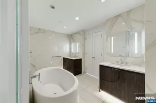 800 Ave At Port Imperial 1004, Weehawken, NJ 07086 - Photo 19