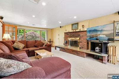 123 Midwood Road, Paramus, NJ 07652 - Photo 9