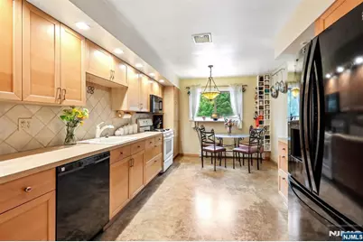 123 Midwood Road, Paramus, NJ 07652 - Photo 19