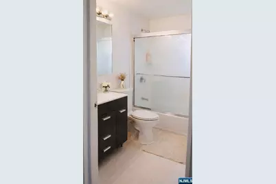 1-30 Virginia Drive 130B #130B, Fair Lawn, NJ 07410 - Photo 5