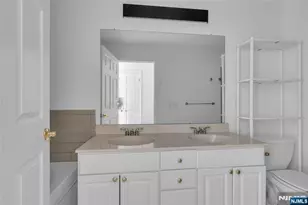 451 Albany Ct, West New York, NJ 07093 - Photo 17