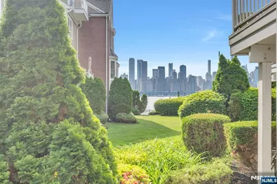451 Albany Court, West New York, NJ 07093 - Photo 35