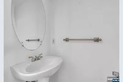451 Albany Court, West New York, NJ 07093 - Photo 13