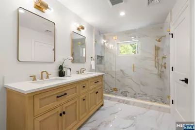 34 Parkway, Rochelle Park Township, NJ 07662 - Photo 11