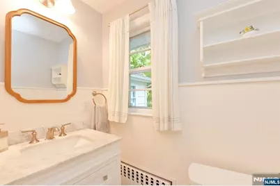 51 Charwalt Drive, Hawthorne, NJ 07506 - Photo 19
