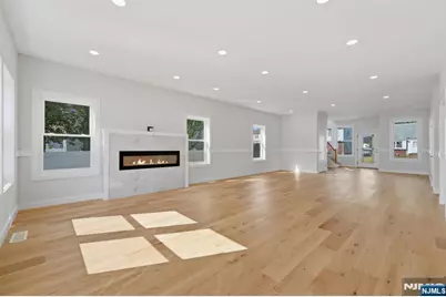 588 Maple Avenue, Saddle Brook Township, NJ 07663 - Photo 15