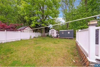 73 Davis Drive, Bergenfield, NJ 07621 - Photo 23