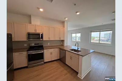 2050 Central Road 710 #710, Fort Lee, NJ 07024 - Photo 3