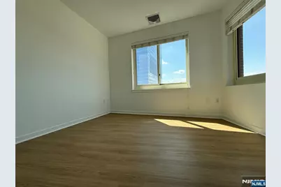 2050 Central Road 710 #710, Fort Lee, NJ 07024 - Photo 9