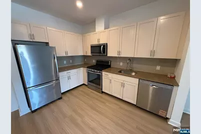 2050 Central Road 801 #801, Fort Lee, NJ 07024 - Photo 3