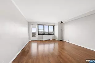 285 Aycrigg 11G, Passaic, NJ 07055 - Photo 5