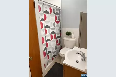 418 Howe Avenue, Passaic, NJ 07055 - Photo 17
