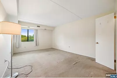 521 Piermont Avenue 428 #428, River Vale Township, NJ 07675 - Photo 11