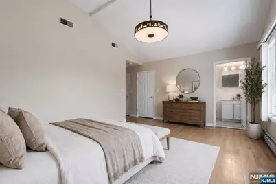 253 Warren Avenue, Fort Lee, NJ 07024 - Photo 9