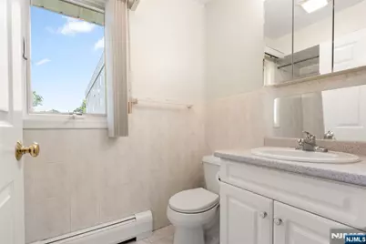 253 Warren Avenue, Fort Lee, NJ 07024 - Photo 13